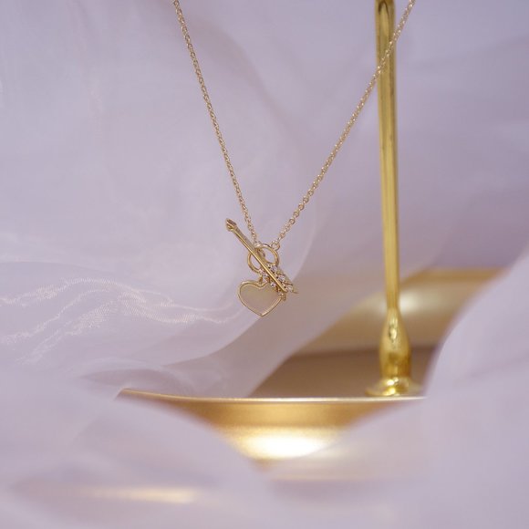 NEW 14K Gold Plated Love Heart Diamond Cupid Arrow Bar Circle Toggle Necklace - Picture 7 of 13